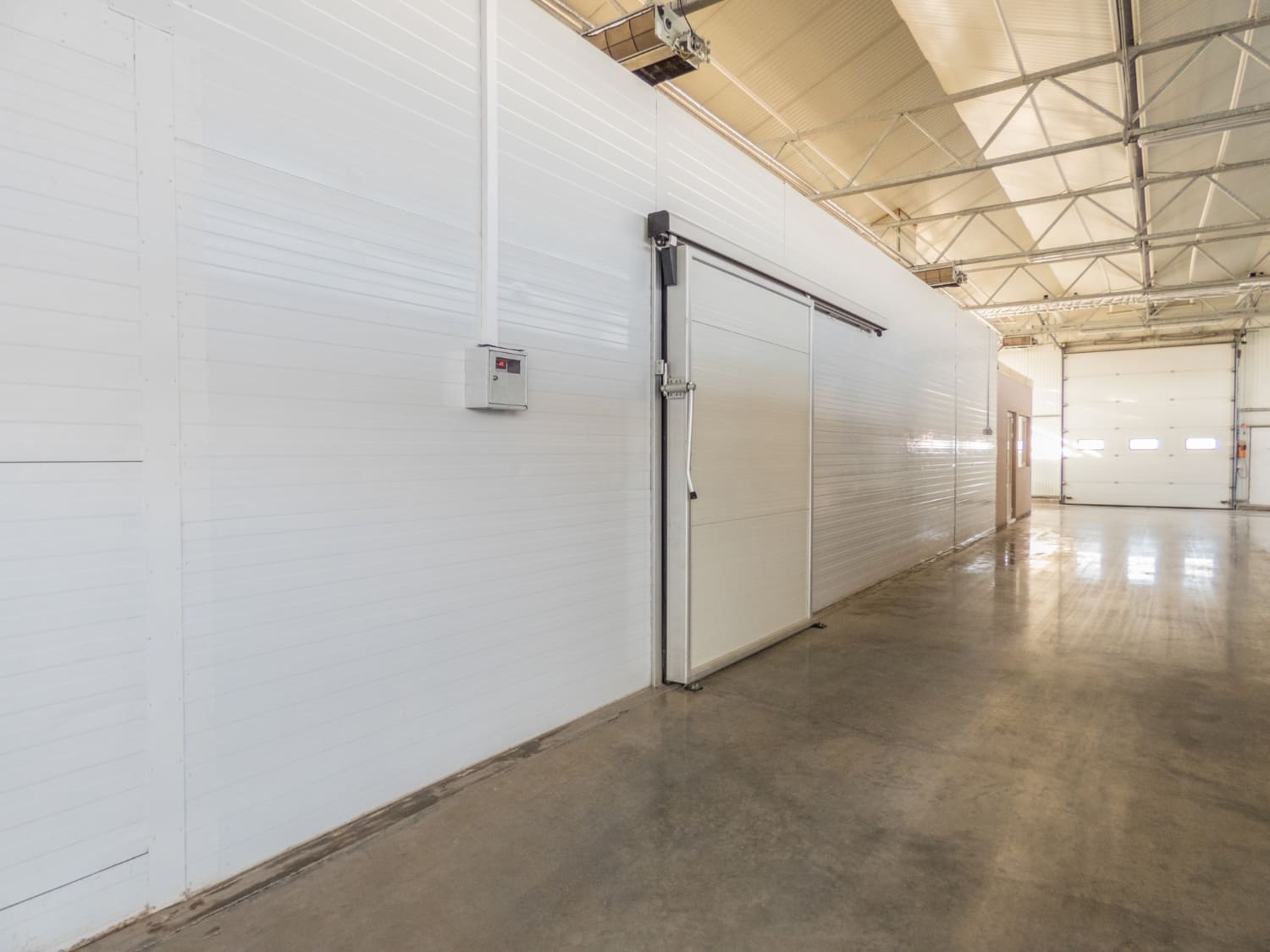 Camlock cold room panel installation and insulated door in Malaysia